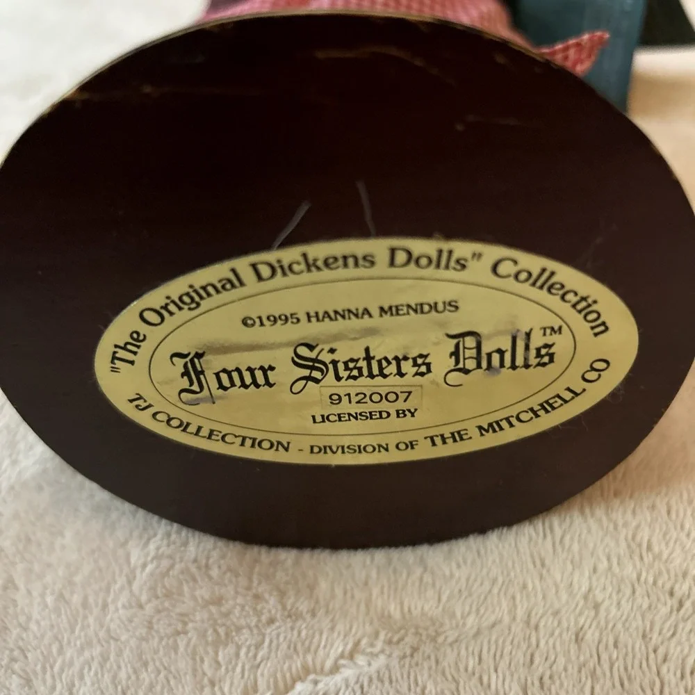 VTG Four Sisters Original Dickens Hanna Mendus 1995 Doll Woman Holding‎ Platter